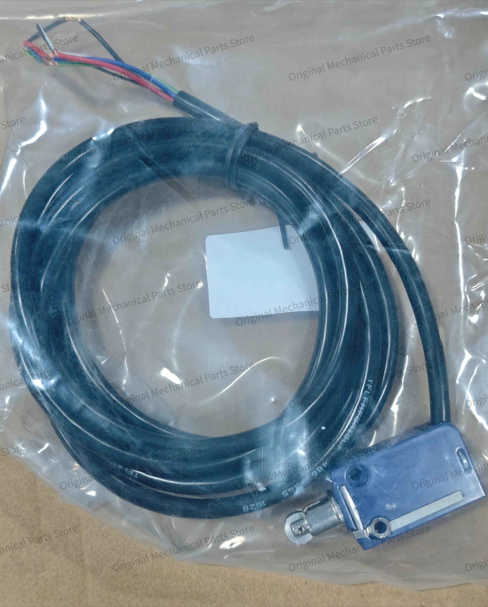 Brand New    1Pcs XCMD2102L3 L - огляд і ціна Limit Switch